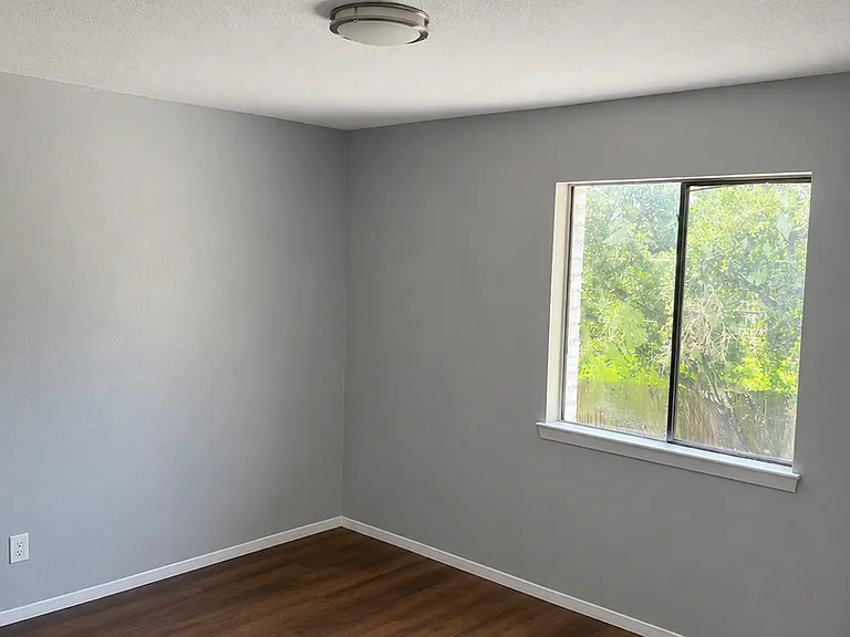 Southland Apartments — Photo 16
