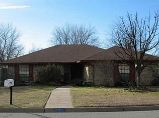 6816 Stillmeadows Cir N, North Richland Hills, TX 76182