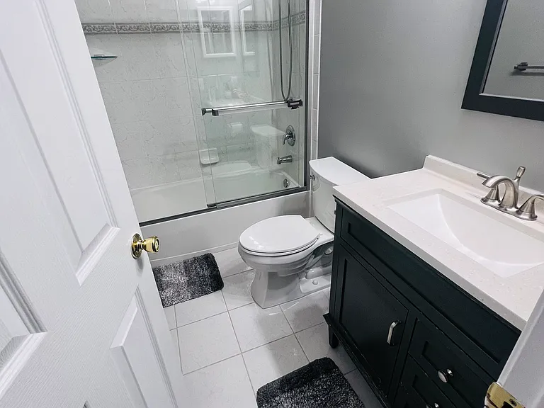 8 Carpenter Ct — Photo 11