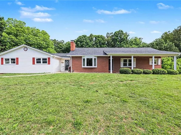 2767 Westfield Rd, Mount Airy, NC 27030