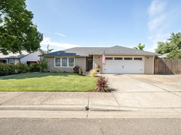 1770 Tanglewood Ln, Medford, OR 97501
