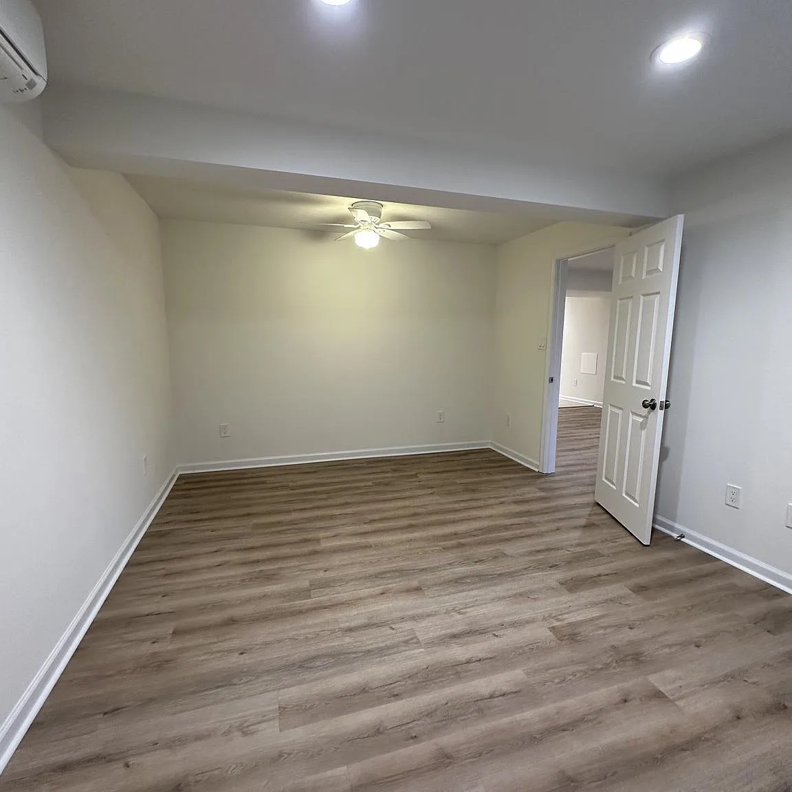 1 bed, 1.0 bath, 3025 sqft, $1,700 — Photo 4