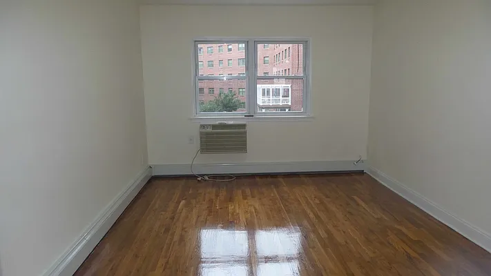 Rented by Metro Garden Realty NYC | media 42