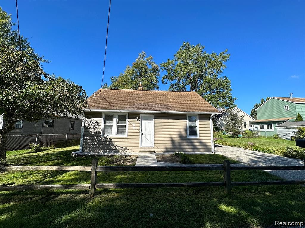 1732 Sylvan Gln, Keego Harbor, MI 48320 MLS 20230074278 Zillow