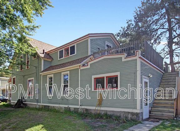 2nd image of 103 Fitzhugh Ave SE #1