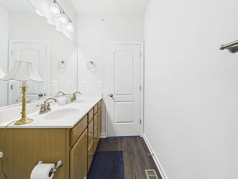 5931 Laurel Bed Ln #B — Photo 32