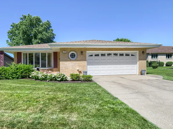 2630 Somerset Dr, Westchester, IL 60154