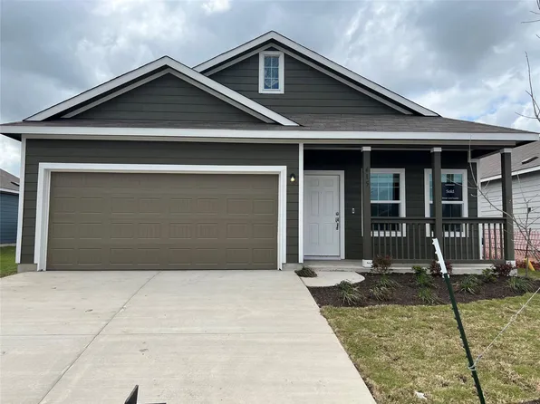 415 Halfmoon Dr, Lockhart, TX 78644