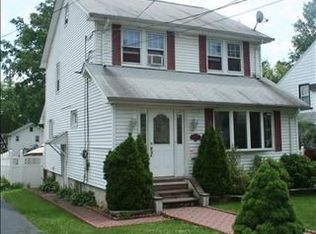 289 Hickory St, Teaneck, NJ 07666