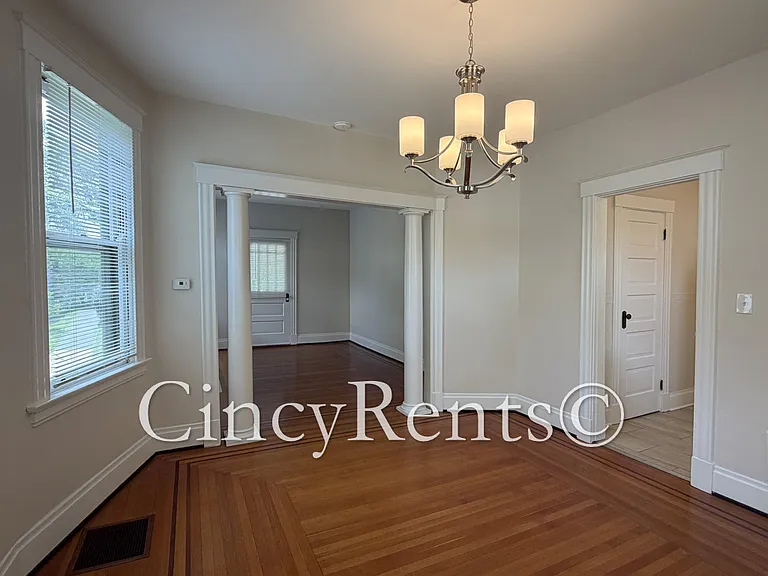 2800 Observatory Ave #2 — Photo 6