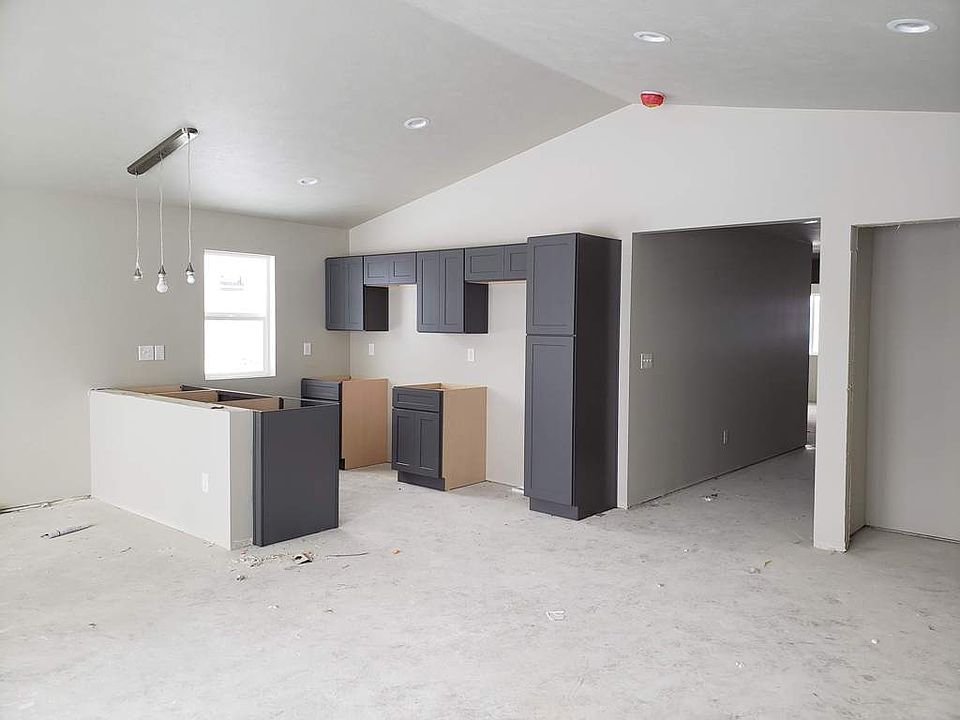 2nd image of 3016 N Gillis Rd