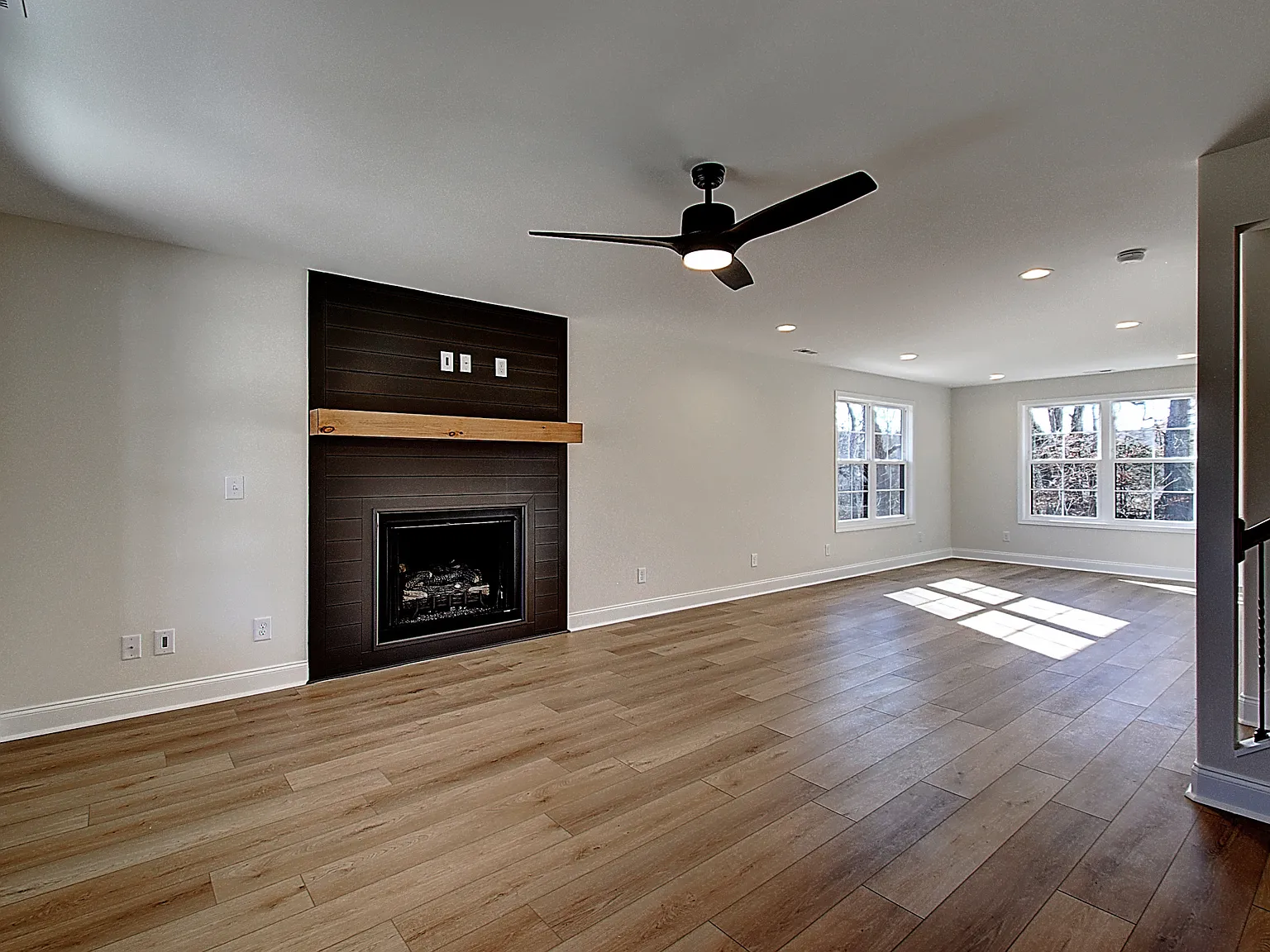 3 bed, 2.5 bath, 2241 sqft, $3,100 — Photo 3