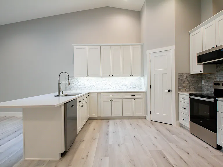 1037 SE Date Ave — Photo 18