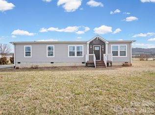 1796 Pilot Mountain Rd, Hendersonville, NC 28792