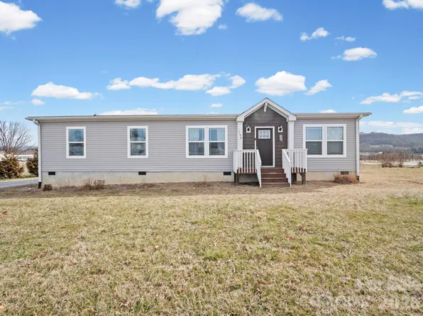 1796 Pilot Mountain Rd, Hendersonville, NC 28792