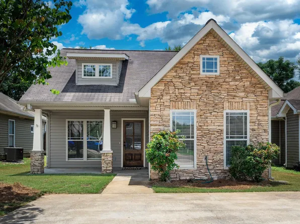 229 Creekstone Trl, Calera, AL 35040