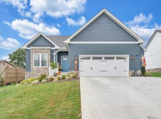 1800 W Ruritan Rd, Roanoke, VA 24012