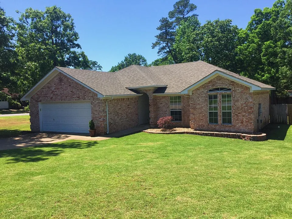 80 Garden Oaks Dr