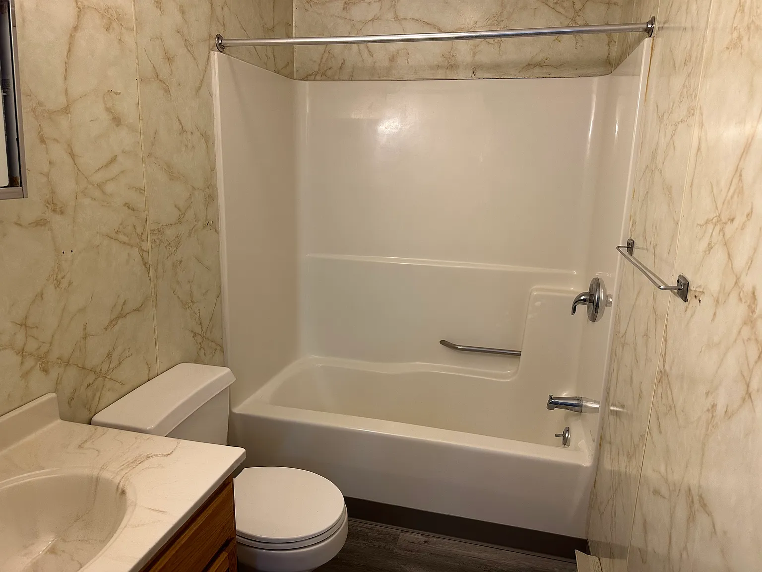 34 East Ridge Avenue — Photo 2