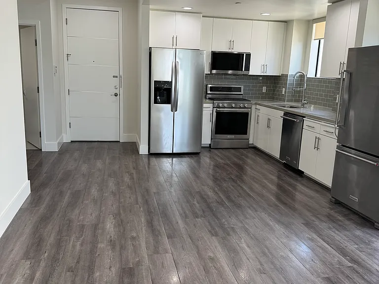 1046 S Serrano Ave #4 — Photo 14