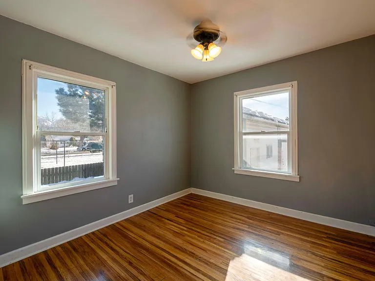 780 E Loveland Ave — Photo 16