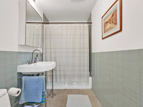 401 Hicks Street image 15 of 26