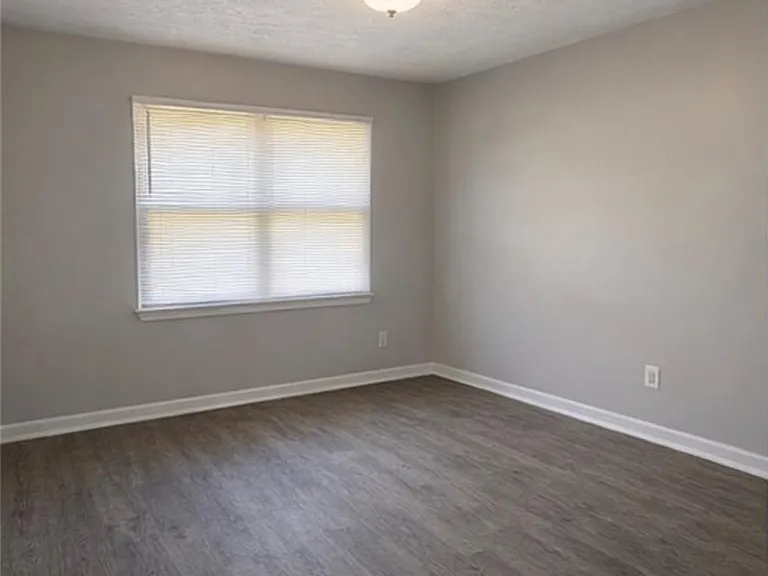 848 Wilson Cir SW — Photo 5