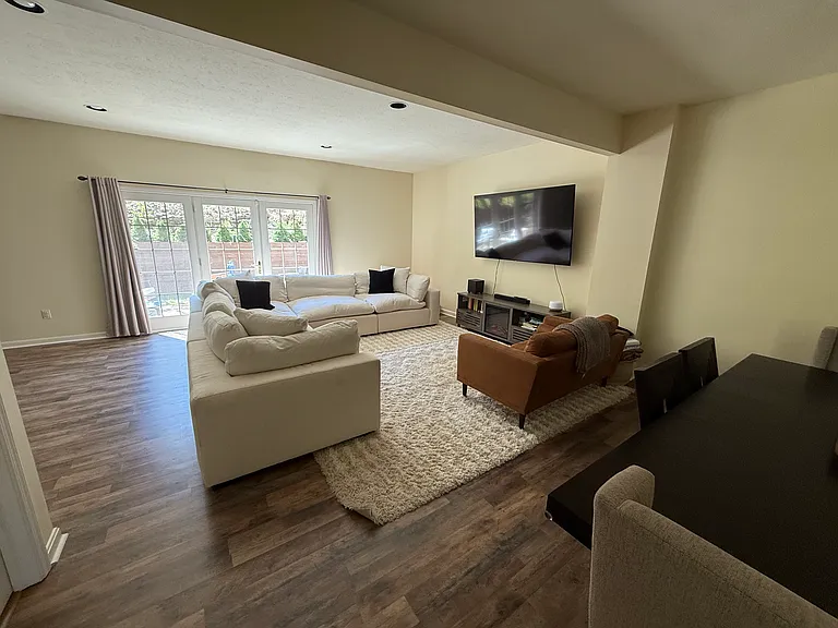 110 Woodcrest Dr — Photo 3