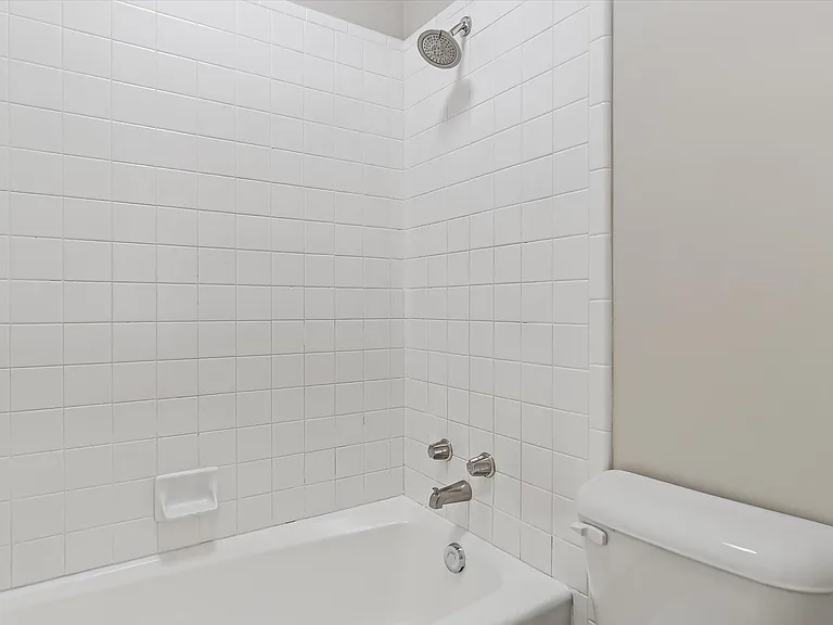 1810 Oakcrest Ct — Photo 24