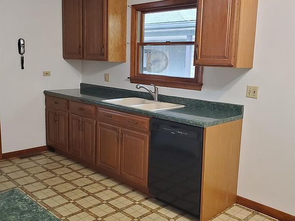 5th image of 52 E 66th Pl