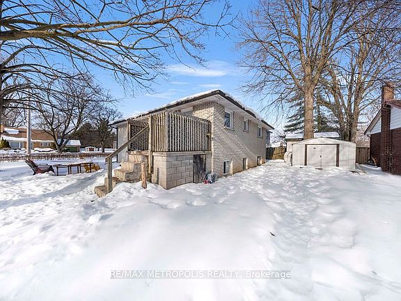 5th image of 263 Fergus Ave