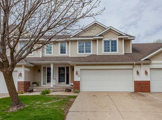 1730 Waters Edge Dr, Pleasant Hill, IA 50327