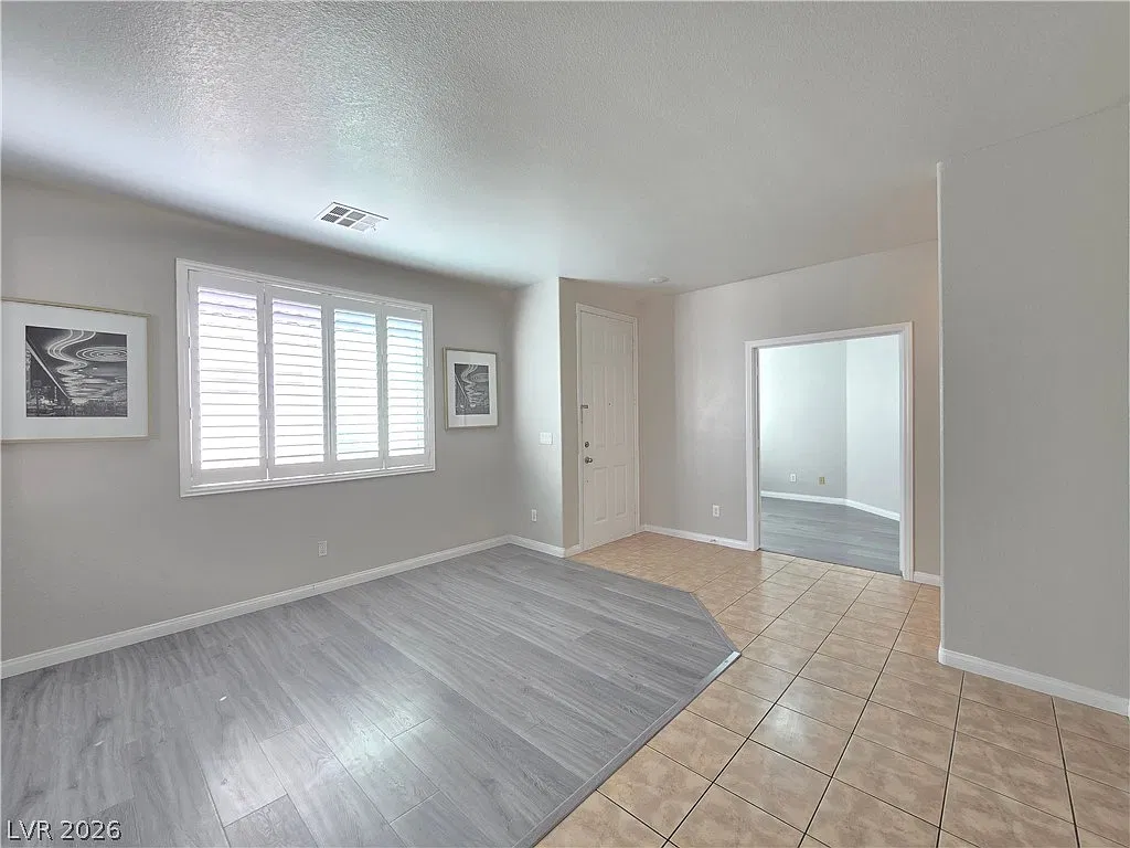 3 bed, 2.0 bath, 1423 sqft, $1,895 — Photo 3