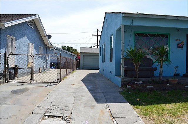 2nd image of 2518 Indiana Ave