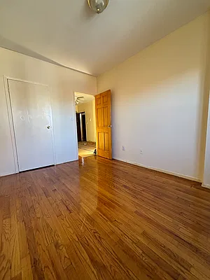 Bedroom, photo 1