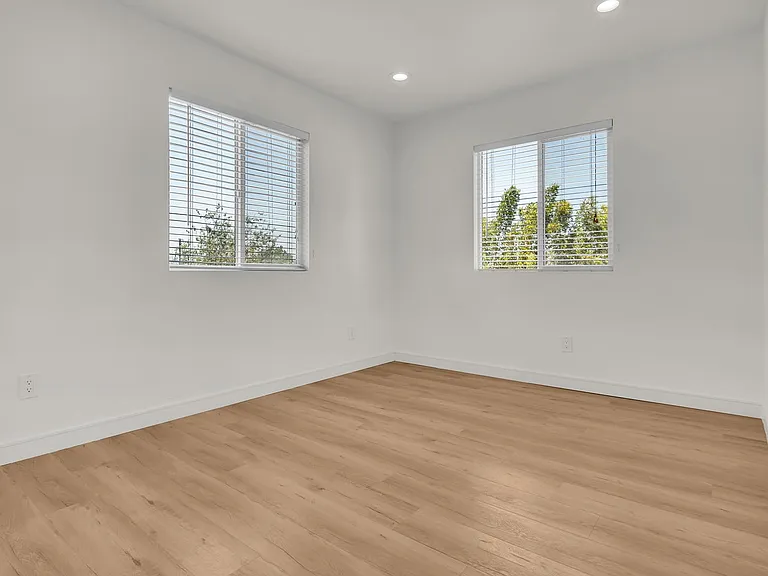 1846 S Curson Ave — Photo 18