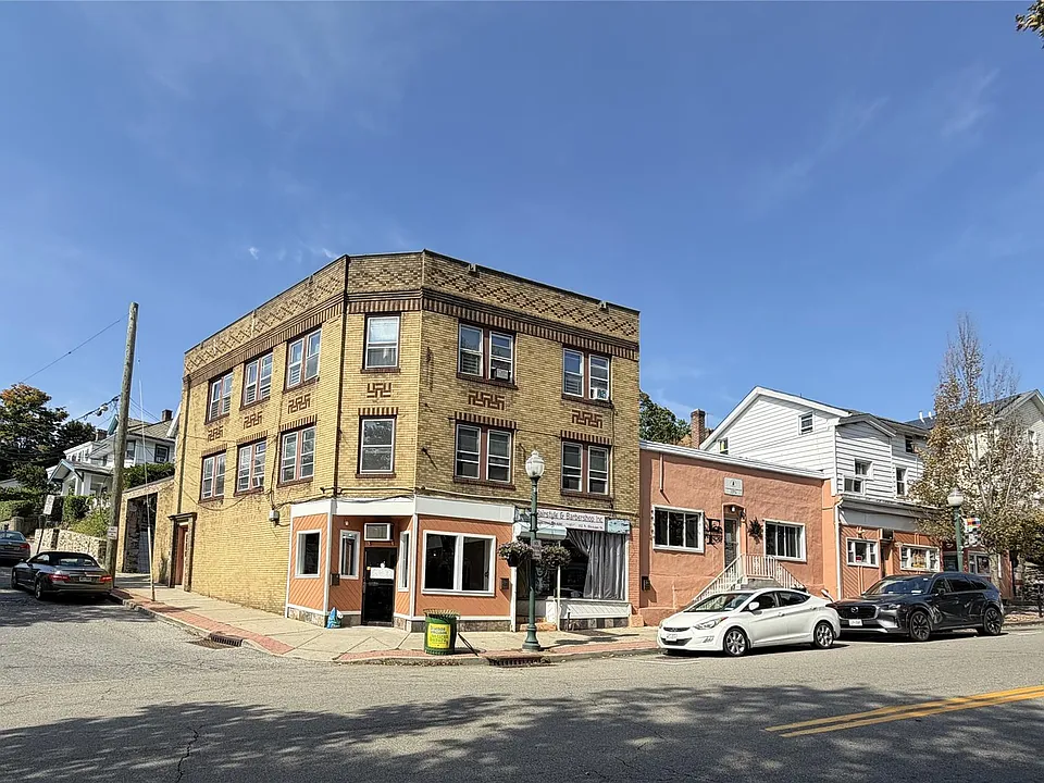 158 N Division St #3S