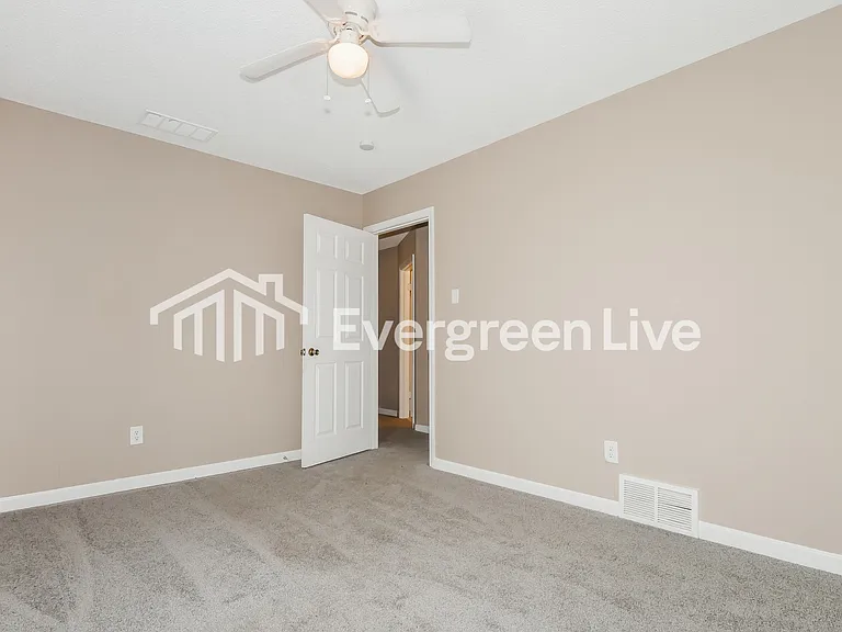 8260 Cedar Chest Dr — Photo 10