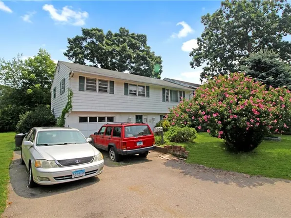 8 Atlas St, Westerly, RI 02891