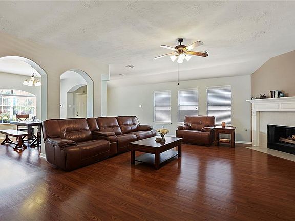 Simply awesome living space here!
