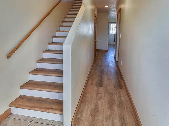3rd image of 378 Cole Ave