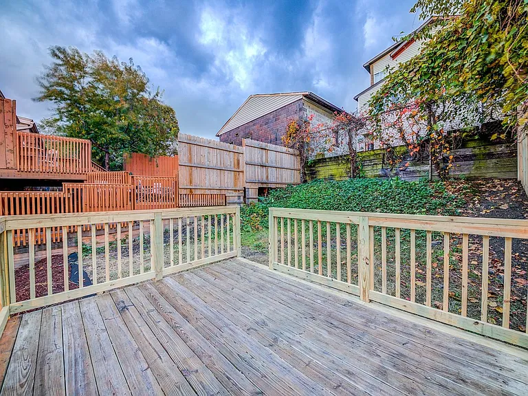 33 Southern Ave — Photo 15