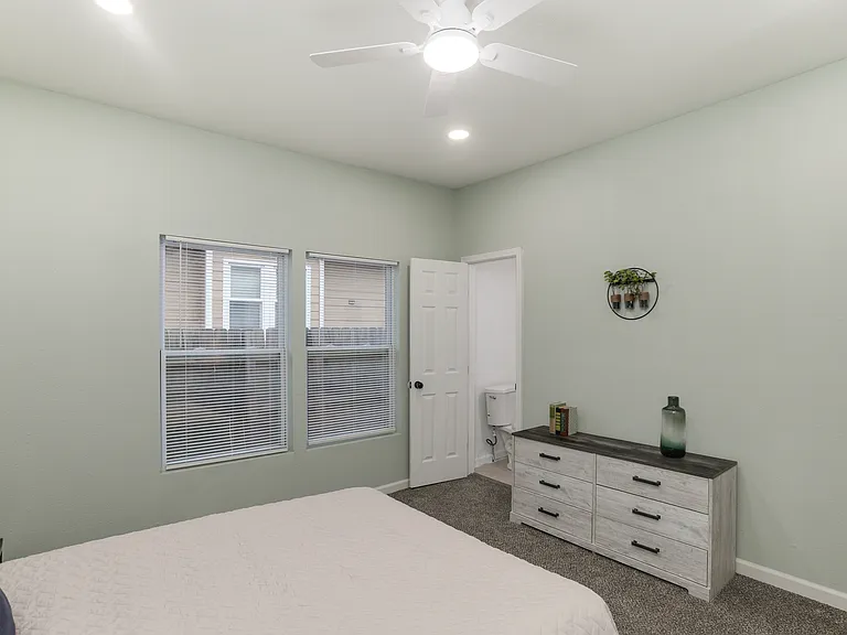 Bedroom with Bathroom
