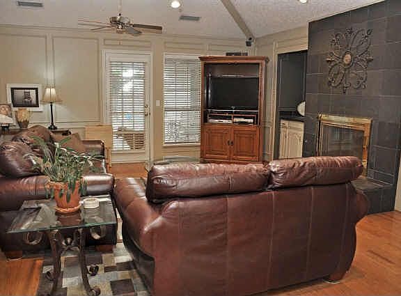 4th image of 3509 Virginia Dr