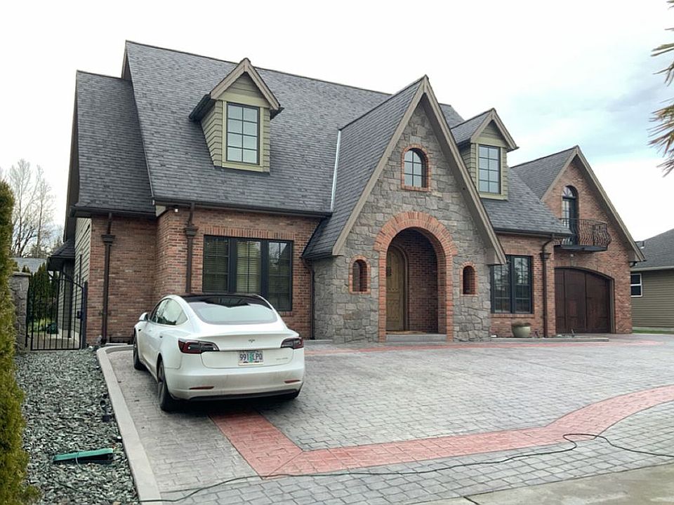 2nd image of 21 Forest Hill Est