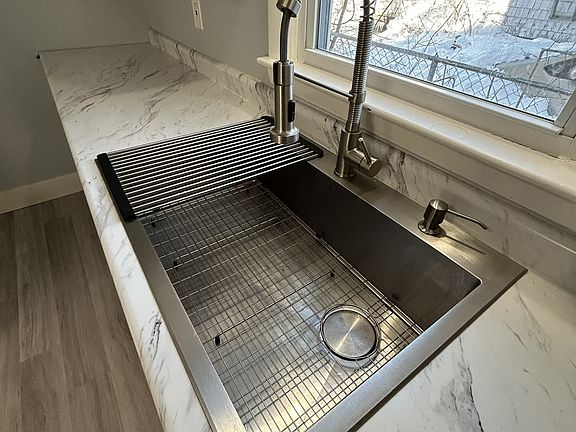 5th image of 116 Union St APT 1