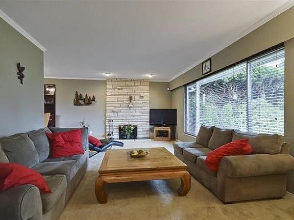 4th image of 1256 53a St