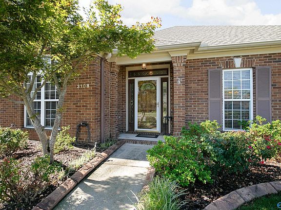 3rd image of 3108 Waterman Dr SE