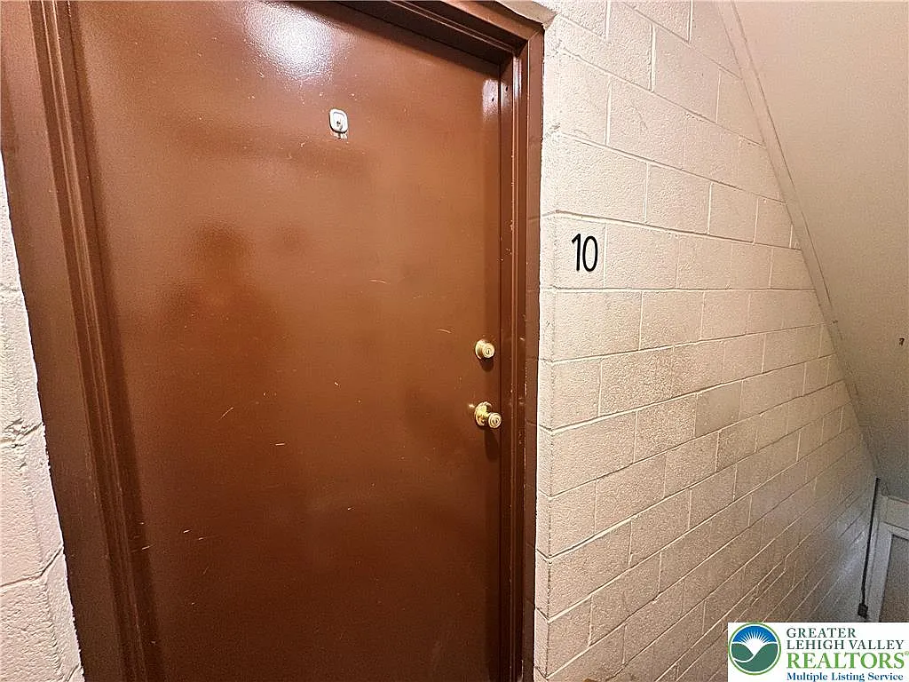 1 bed, 1.0 bath, 652 sqft, $1,375 — Photo 3
