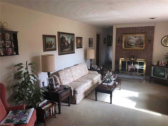 2nd image of 3822 Heutte Dr